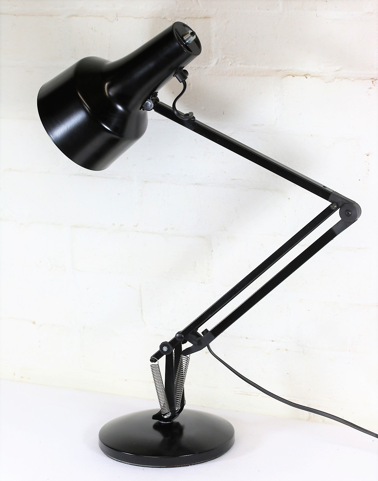 Buying an Anglepoise Desk Lamp – A 